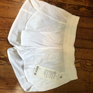lululemon Tracker LR Short 4” *Lined